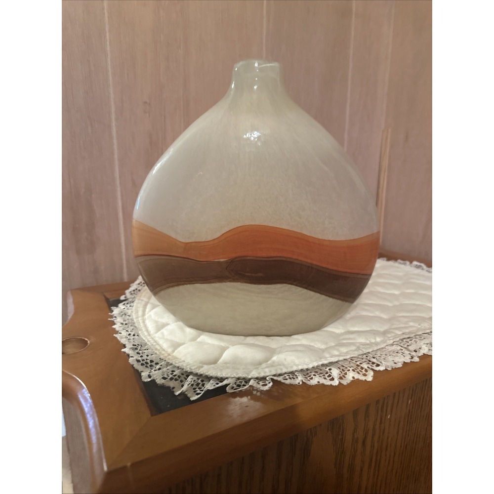 Pier 1 Imports hand-blown glass vase with a retro 70s Look - Picture 1 of 6